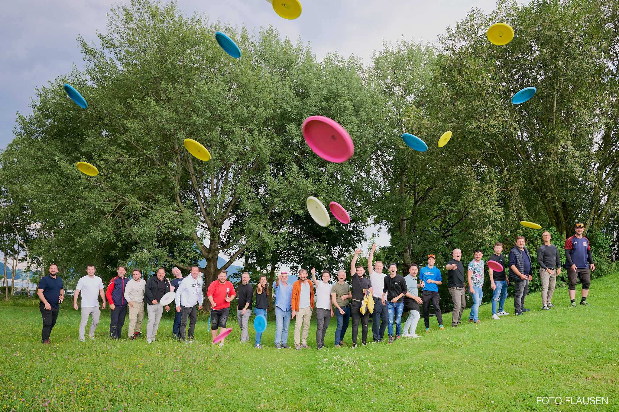 Die Firma ABC - die beste Lösung - Allgemeine Bau Chemie hat ihr diesjähriges Fest für Mitarbeiterinnen und Mitarbeiter beim Discogolf am Salzachsee veranstaltet.