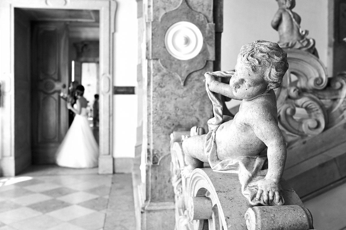 Hochzeit von Yukano und Michael im Standesamt im Schoss Mirabell. Fotografiert von Andreas Brandl, dem Hochzeitsfotograf mit Herz in Salzburg.
