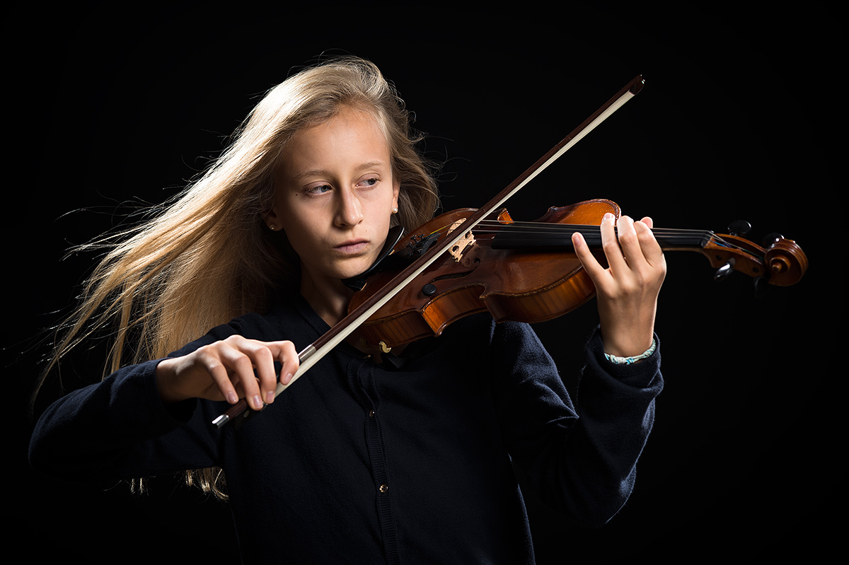 Stella Brandl Mozart Kinderorchester Geige Teufelsgeigerin Fotostudio Salzburg