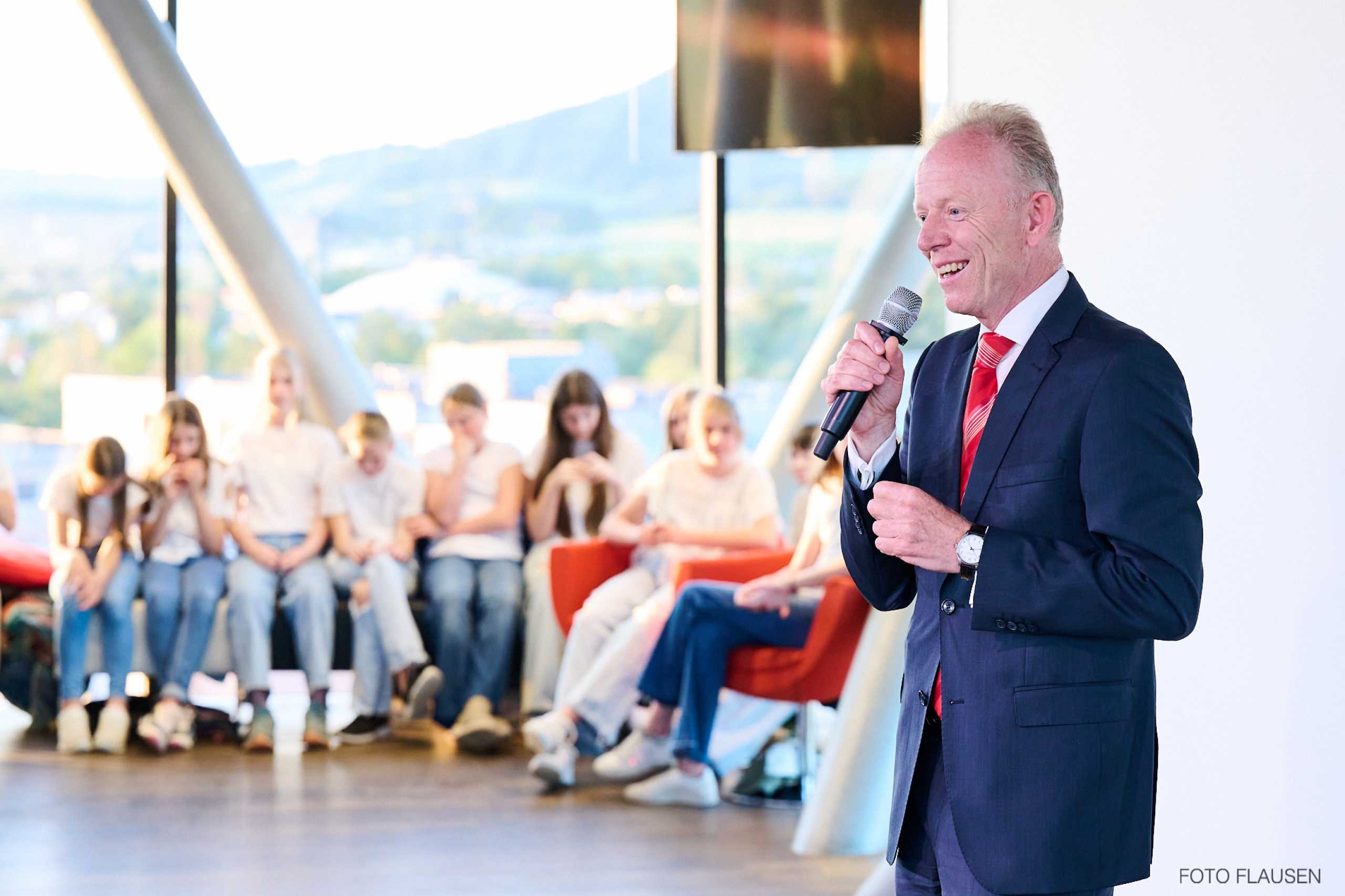 Michael König Redner bei der 150 Jahre Diakonie Feier in der Panoramabar Salzburg